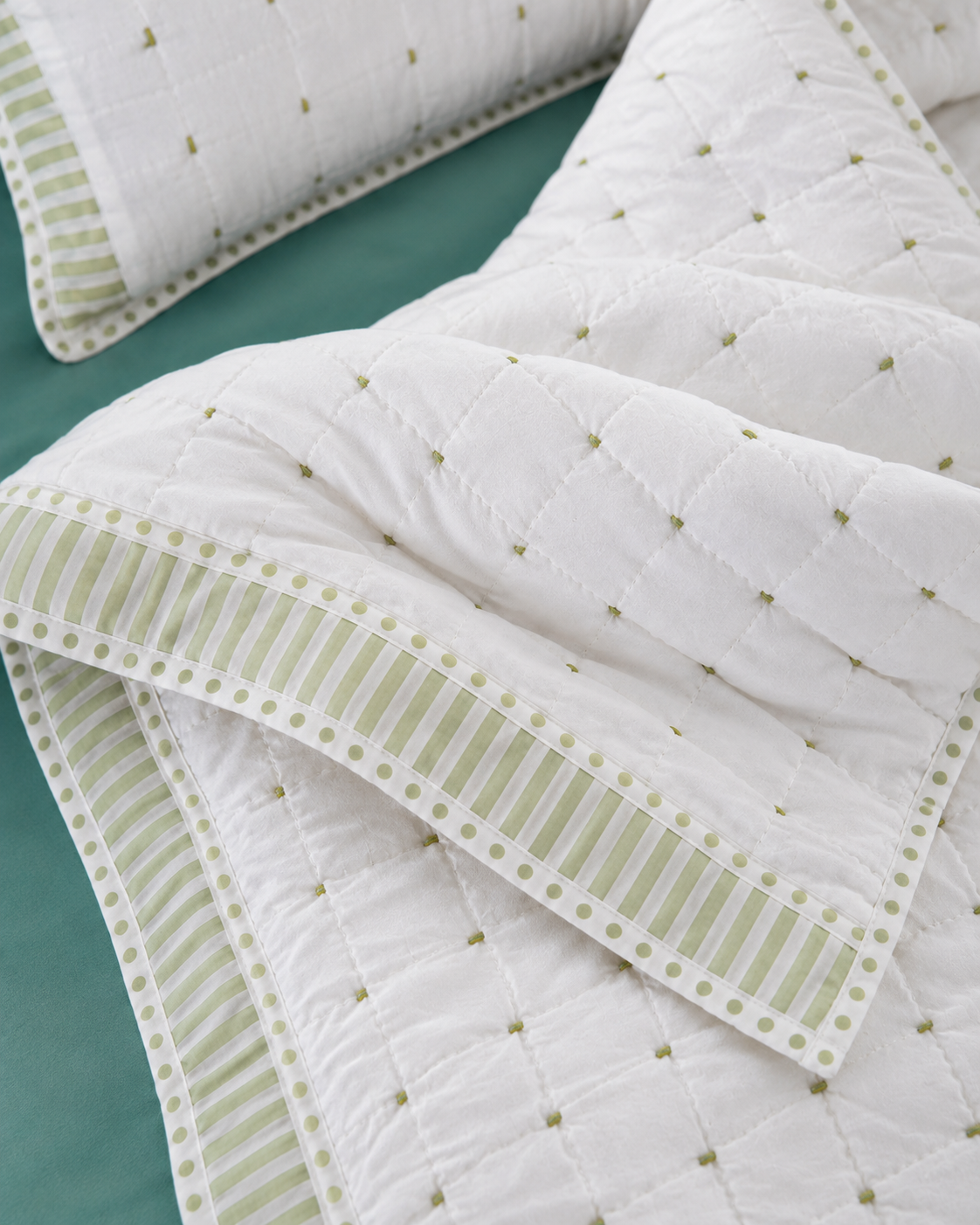 Adults Kantha Quilts Green Border Quilt
