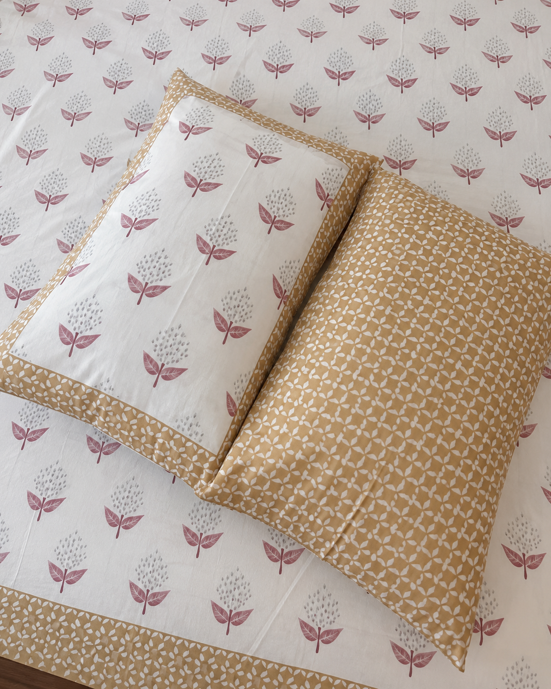 Elegant Floral Print Cotton Bedsheet